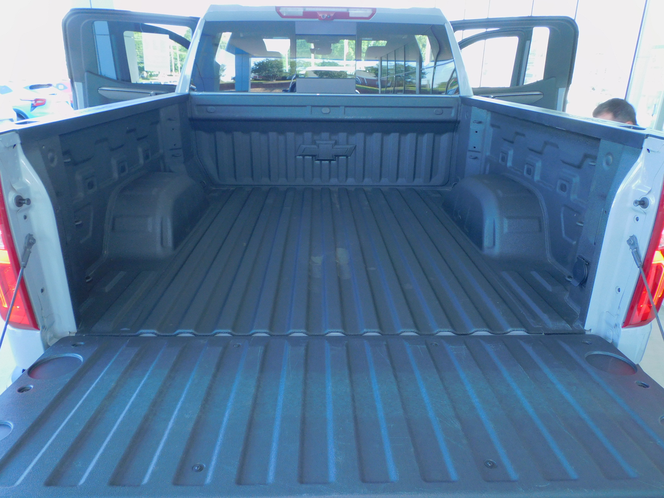 Used 2025 Slate Gray Metallic Chevrolet ZR2 image 21