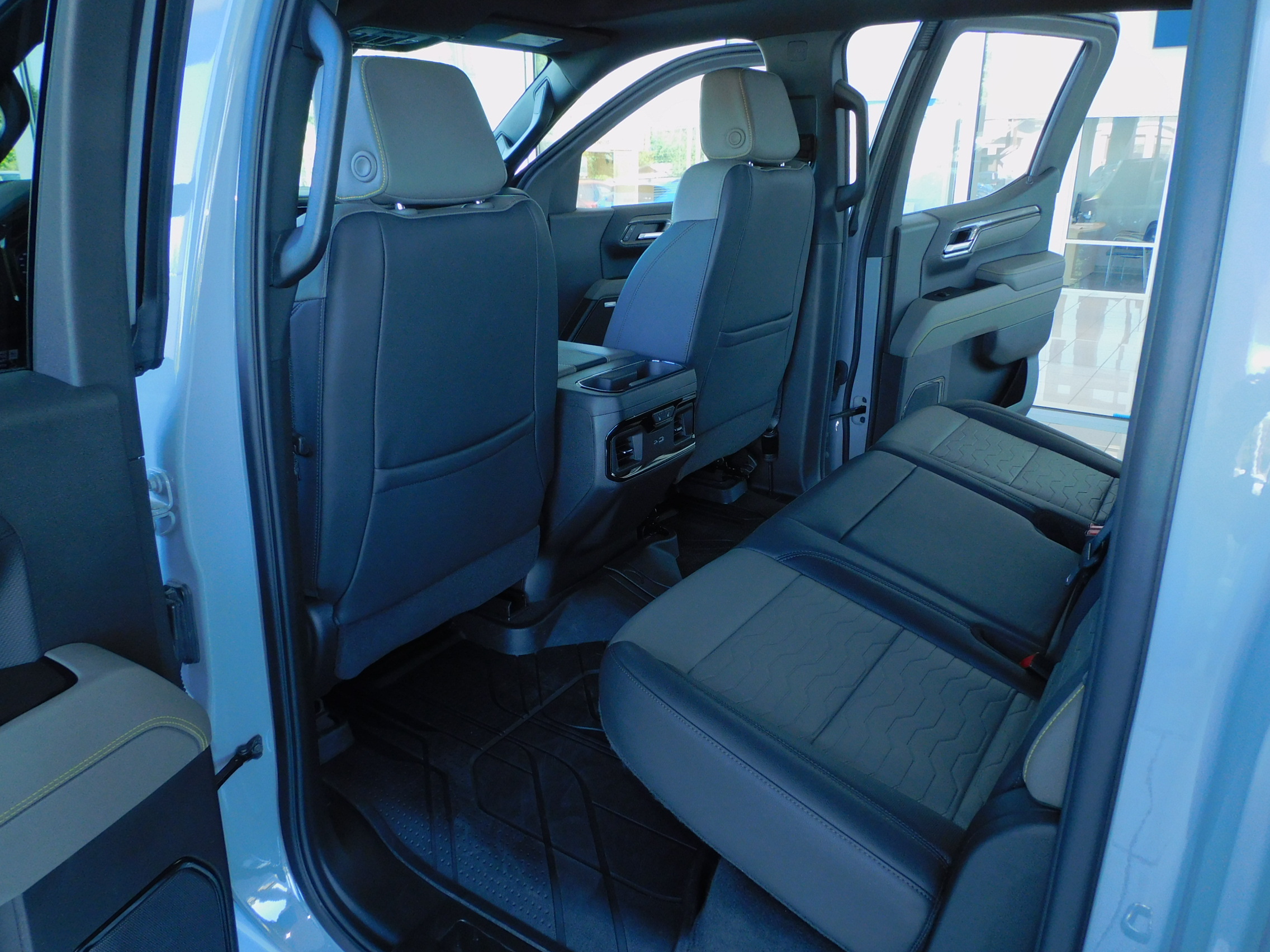 Used 2025 Slate Gray Metallic Chevrolet ZR2 image 25