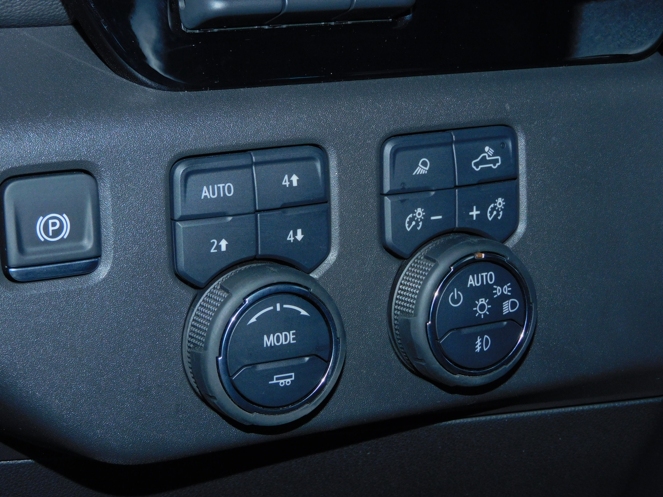 Used 2025 Slate Gray Metallic Chevrolet ZR2 image 32