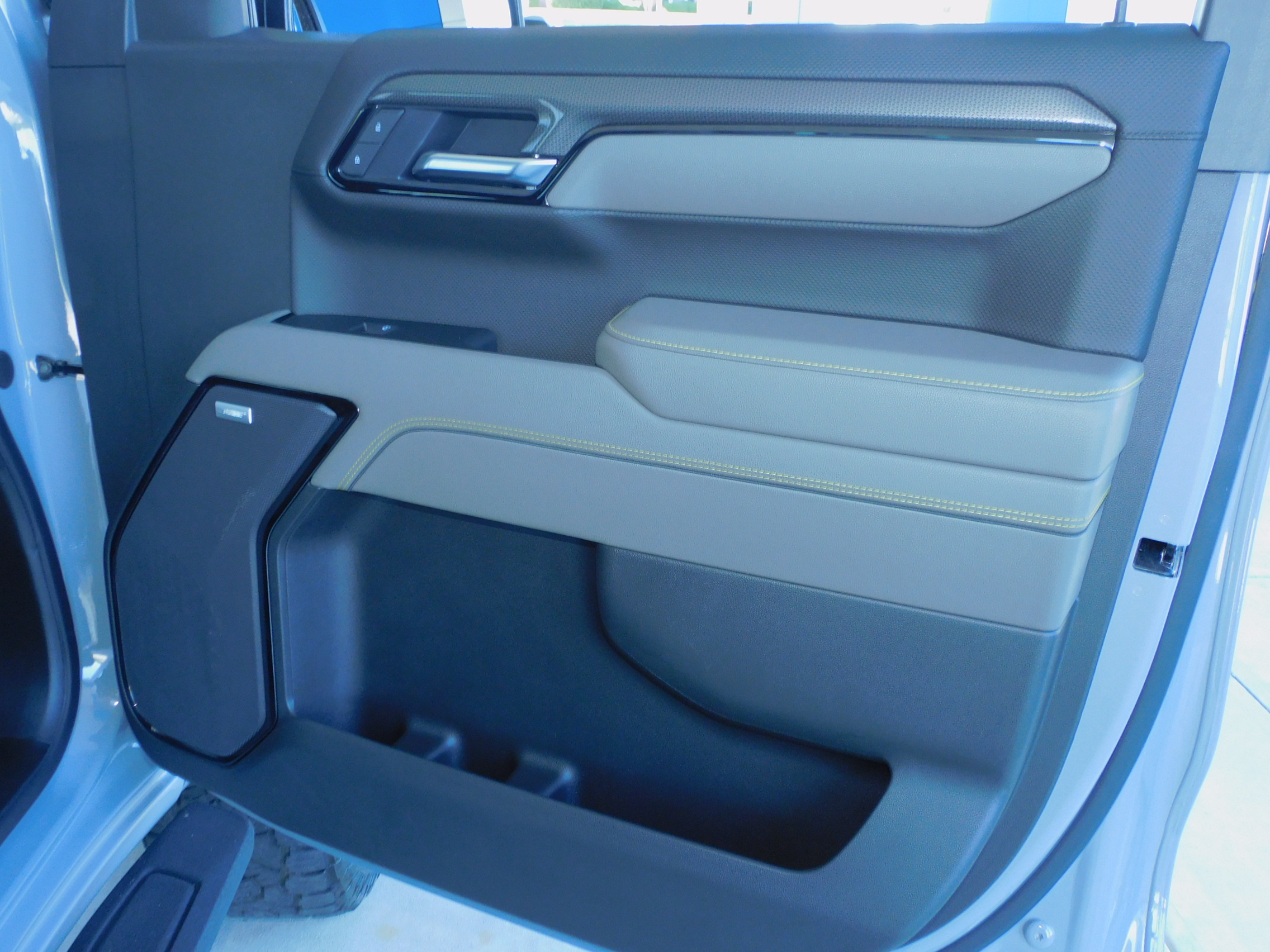Used 2025 Slate Gray Metallic Chevrolet ZR2 image 30