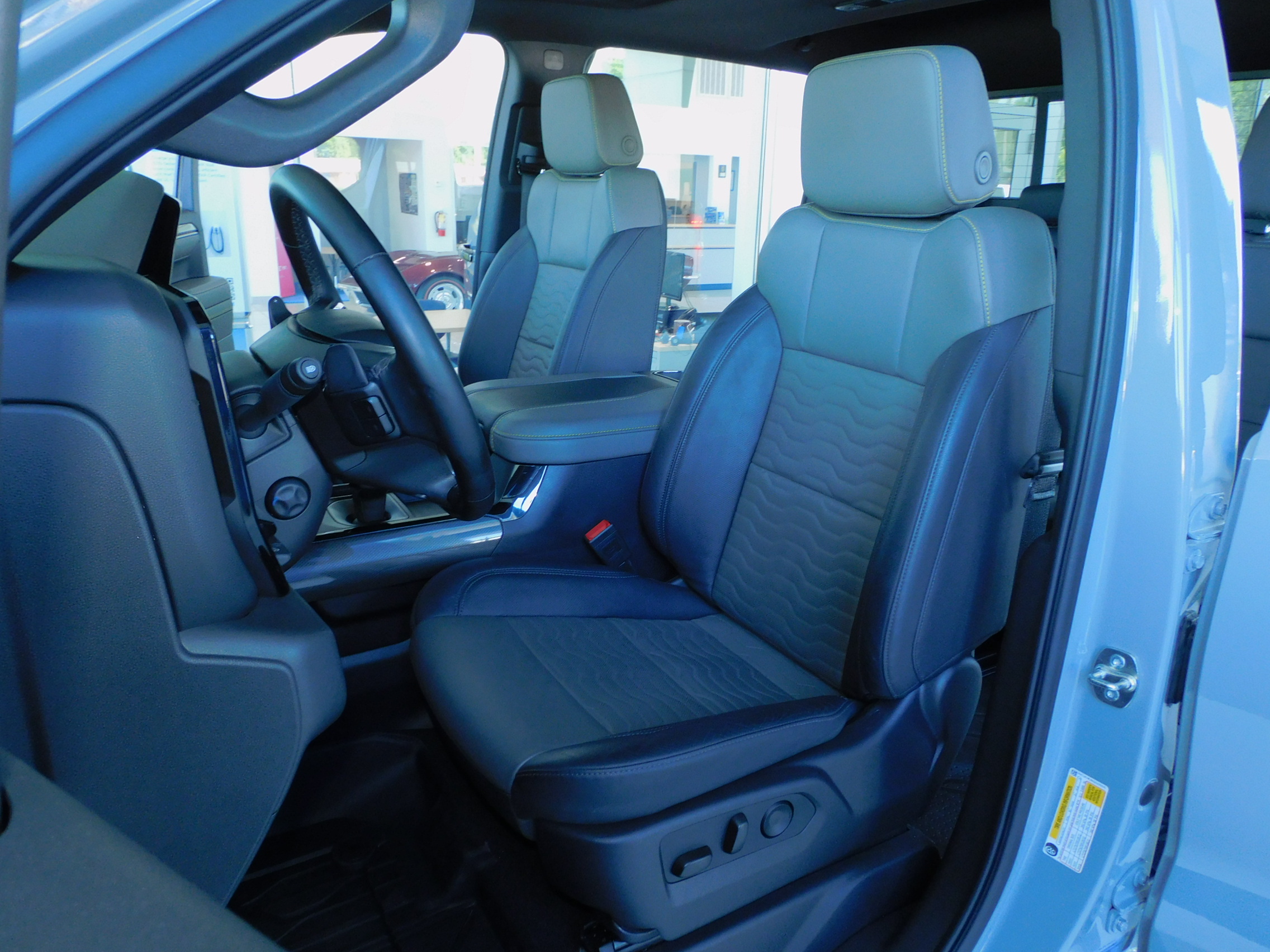 Used 2025 Slate Gray Metallic Chevrolet ZR2 image 26