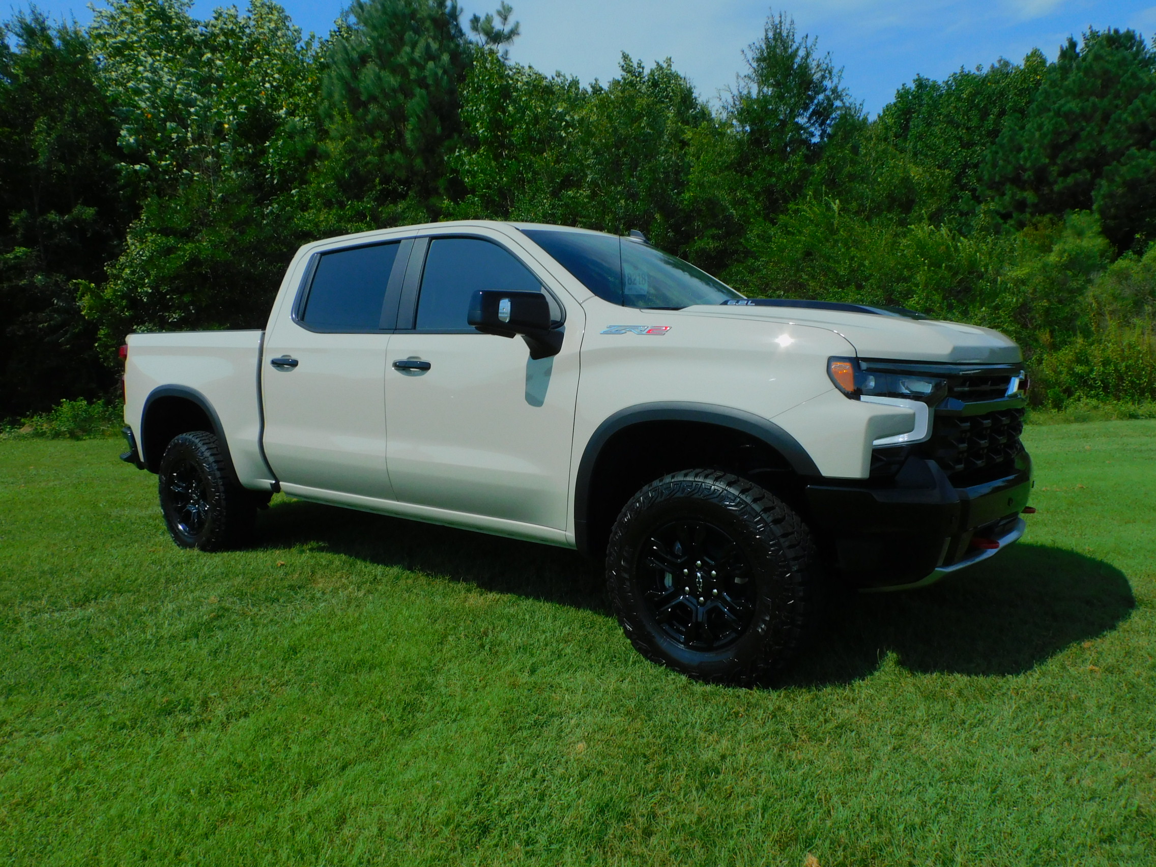 New 2026 White Sands Chevrolet ZR2 image 10