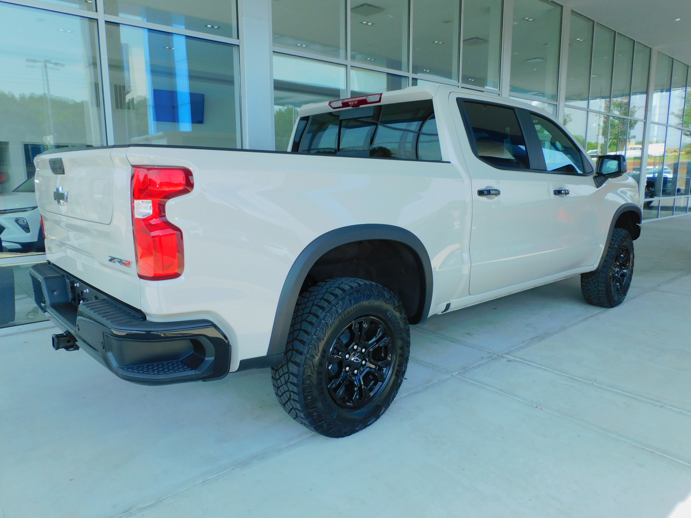 New 2026 White Sands Chevrolet ZR2 image 13