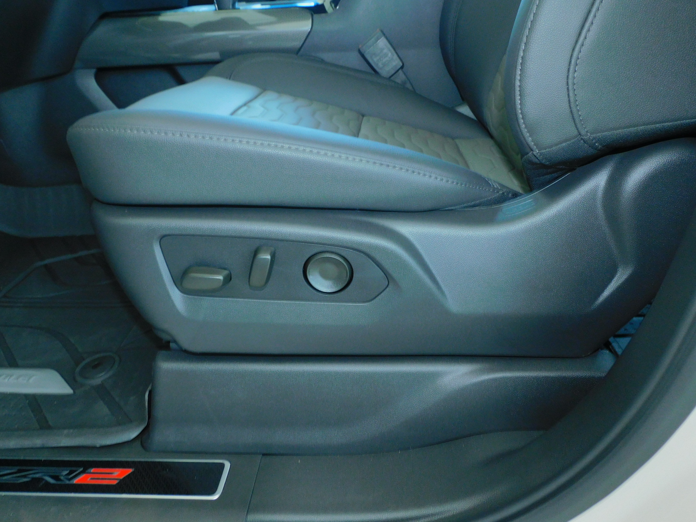 New 2026 White Sands Chevrolet ZR2 image 20