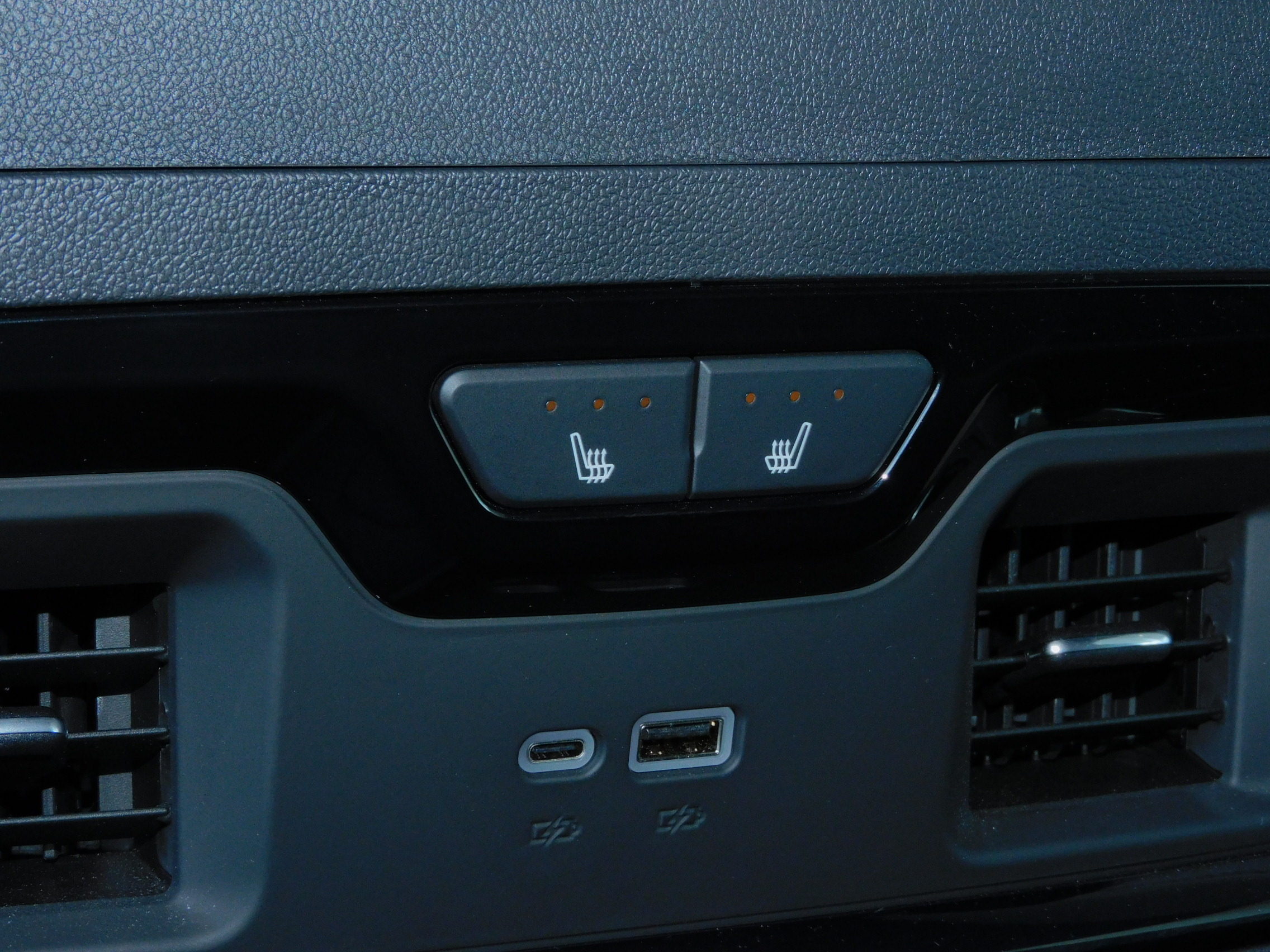 2026 Chevrolet Silverado 1500 ZR2 - Photo 10