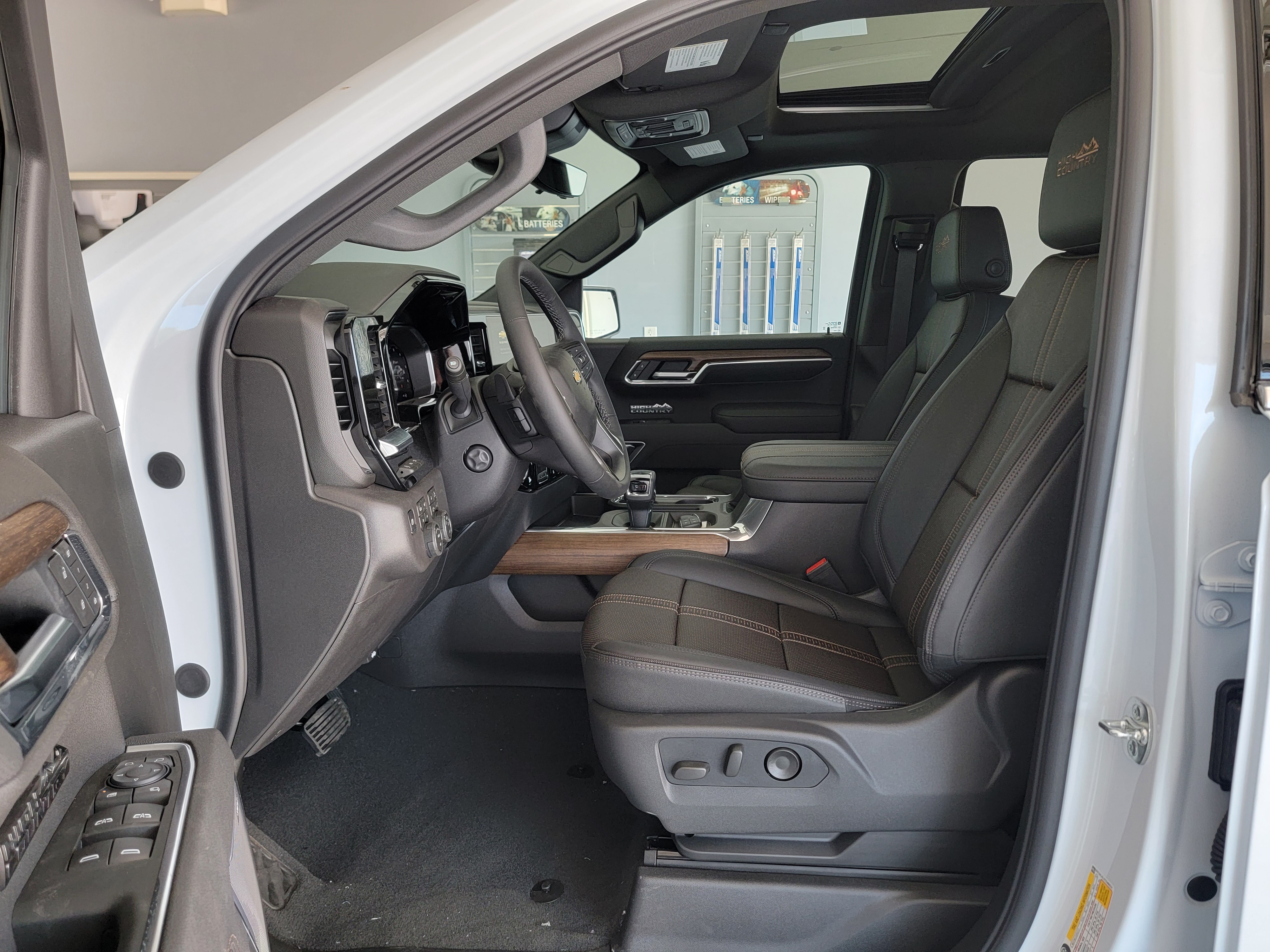 2026 Chevrolet Silverado 1500 High Country - Photo 19