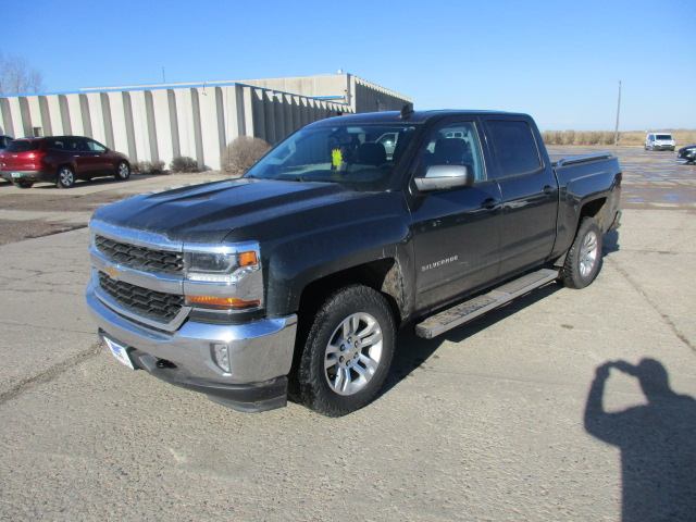 Used 2017 Chevrolet Silverado 1500 LT with VIN 3GCUKREC9HG180444 for sale in Rugby, ND