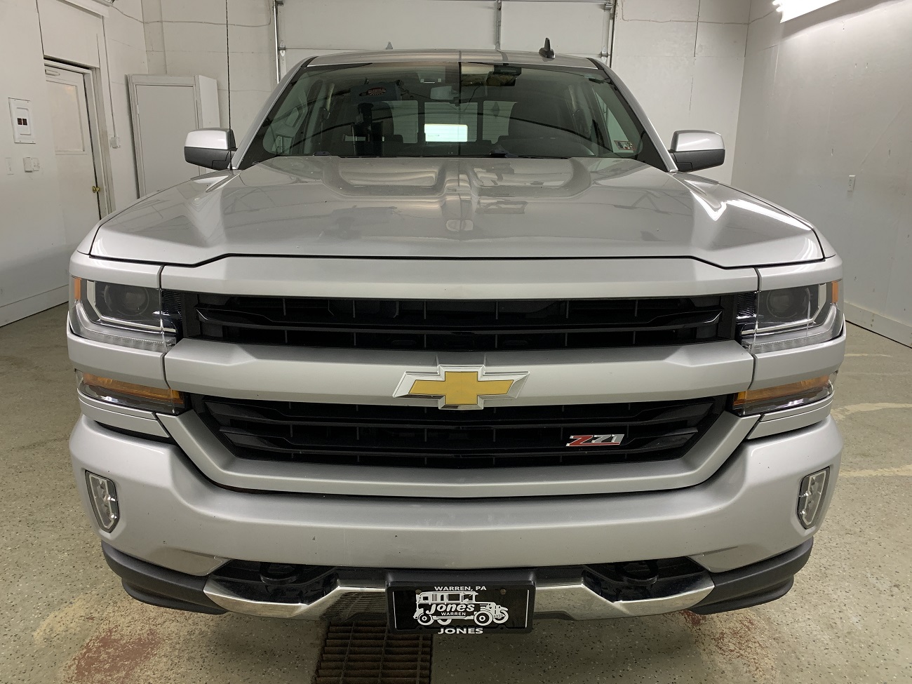 Used 2017 Chevrolet Silverado 1500 LT with VIN 3GCUKRECXHG495706 for sale in Warren, PA