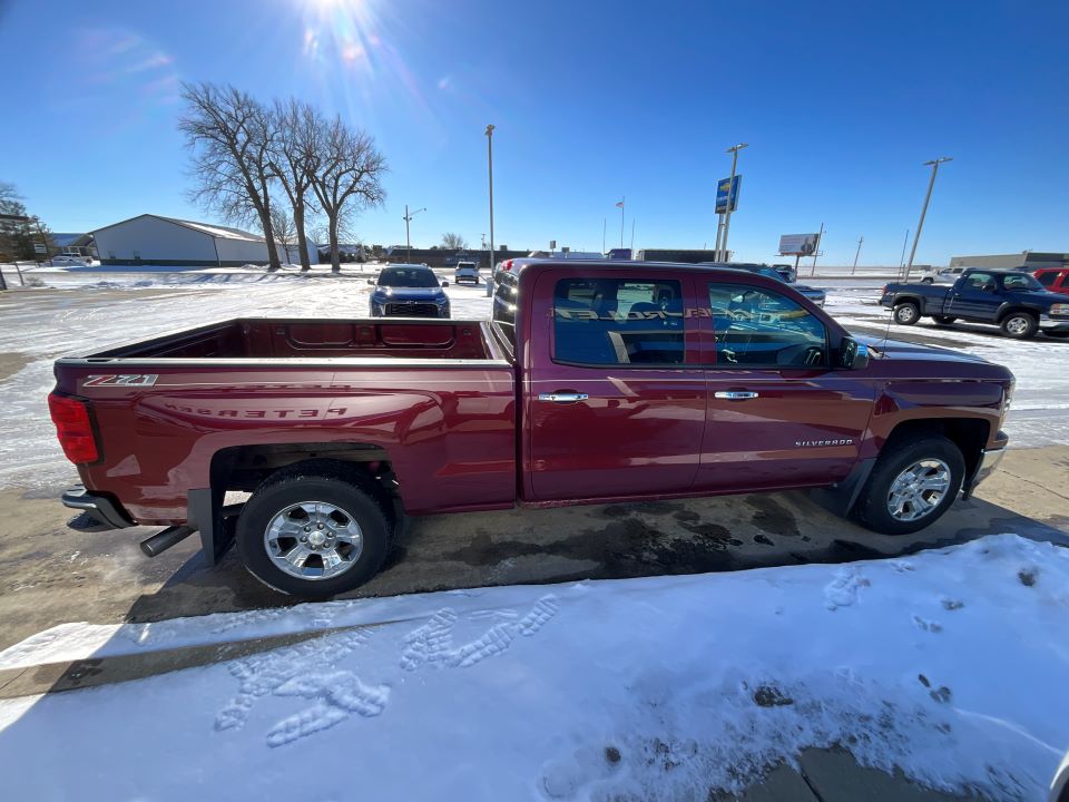 Used 2014 Chevrolet Silverado 1500 2LT with VIN 3GCUKREH9EG271365 for sale in Fairbury, IL