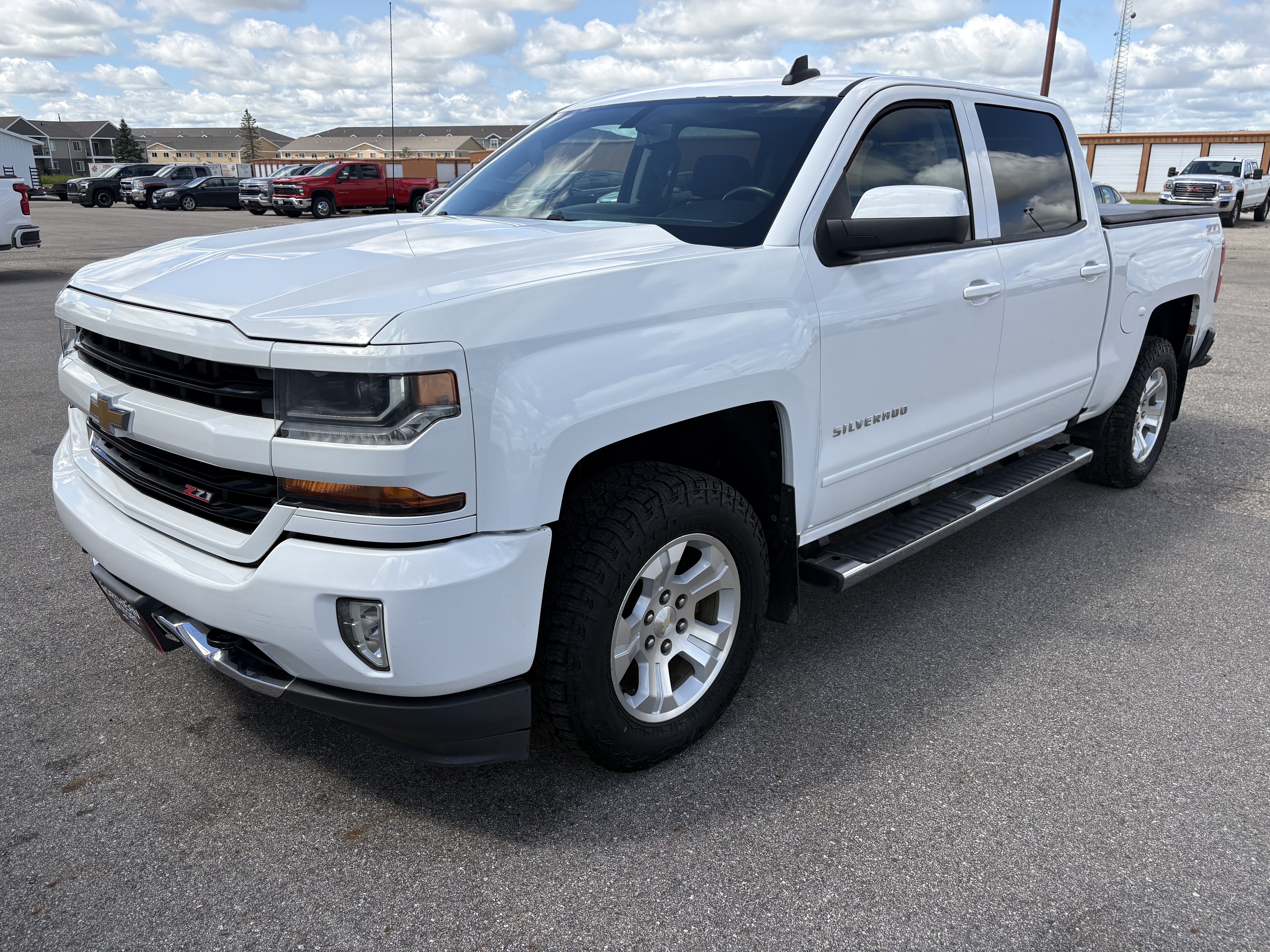Used 2017 Chevrolet Silverado 1500 LT Z71 with VIN 3GCUKREH9HG183839 for sale in Thief River Falls, Minnesota