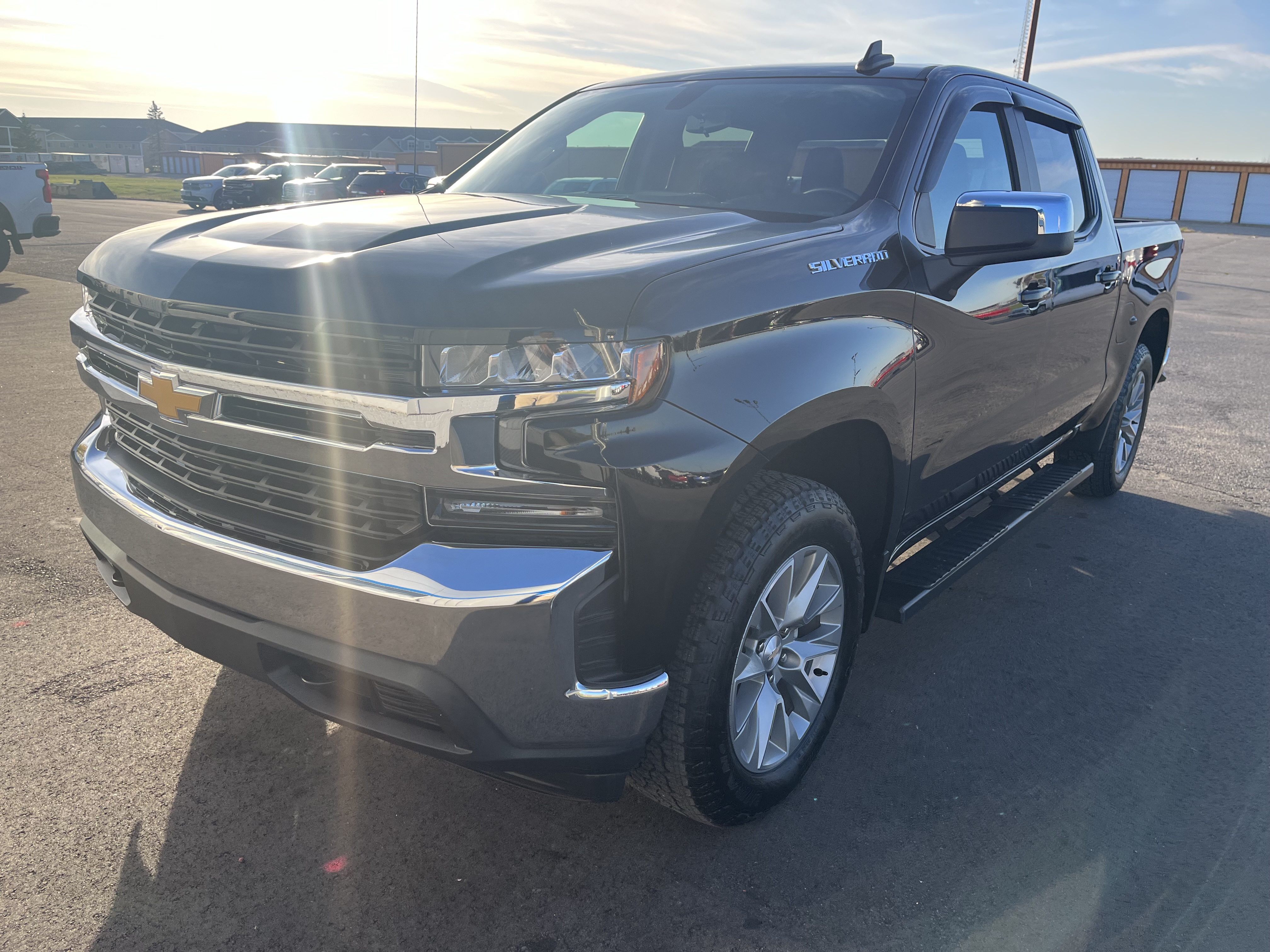 Used 2020 Chevrolet Silverado 1500 LT with VIN 3GCUYDED9LG243884 for sale in Thief River Falls, Minnesota