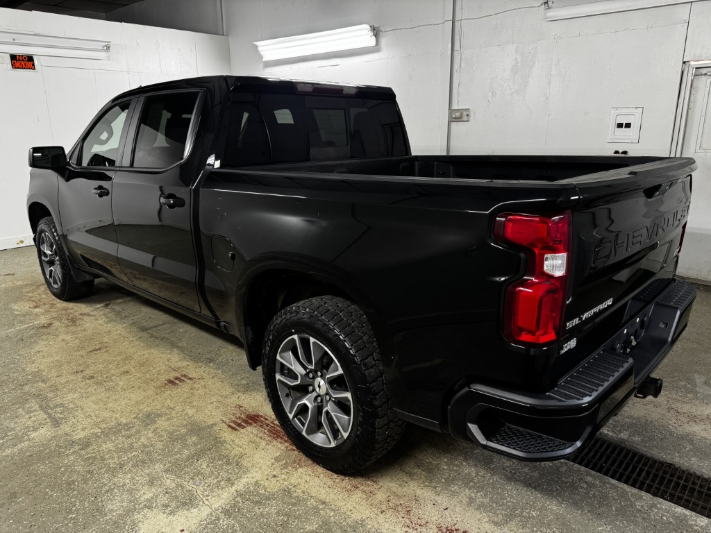 Used 2019 BLACK Chevrolet RST image 6