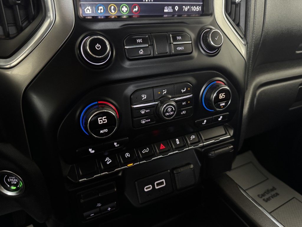 Used 2019 BLACK Chevrolet RST image 34