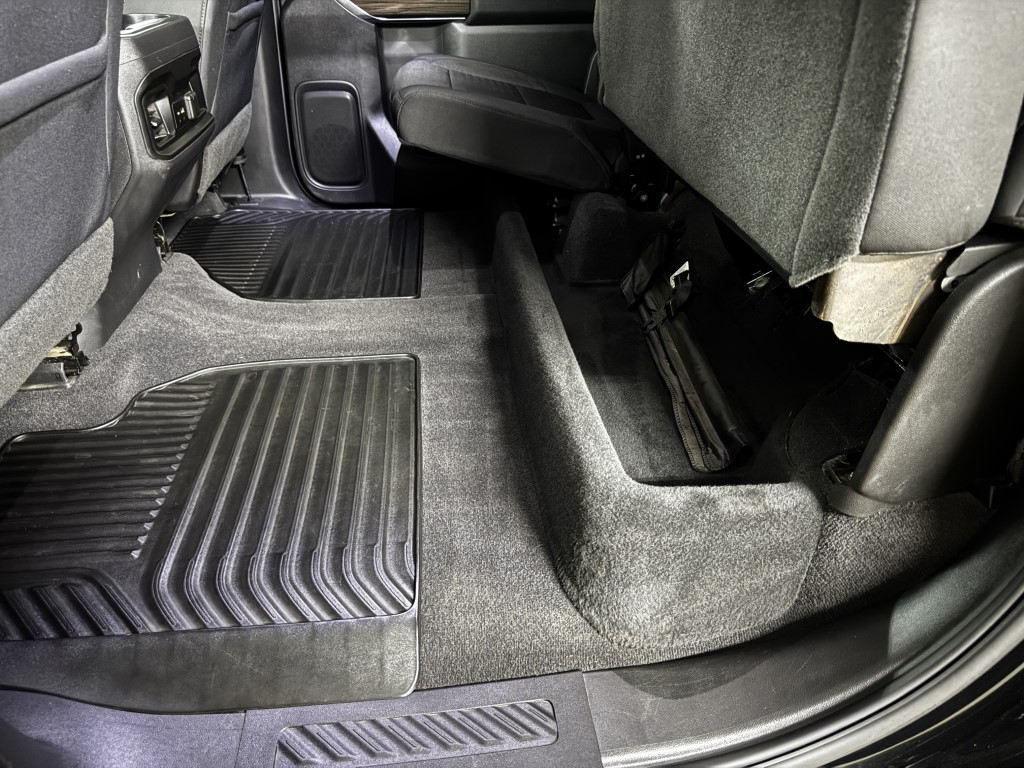 Used 2019 BLACK Chevrolet RST image 59