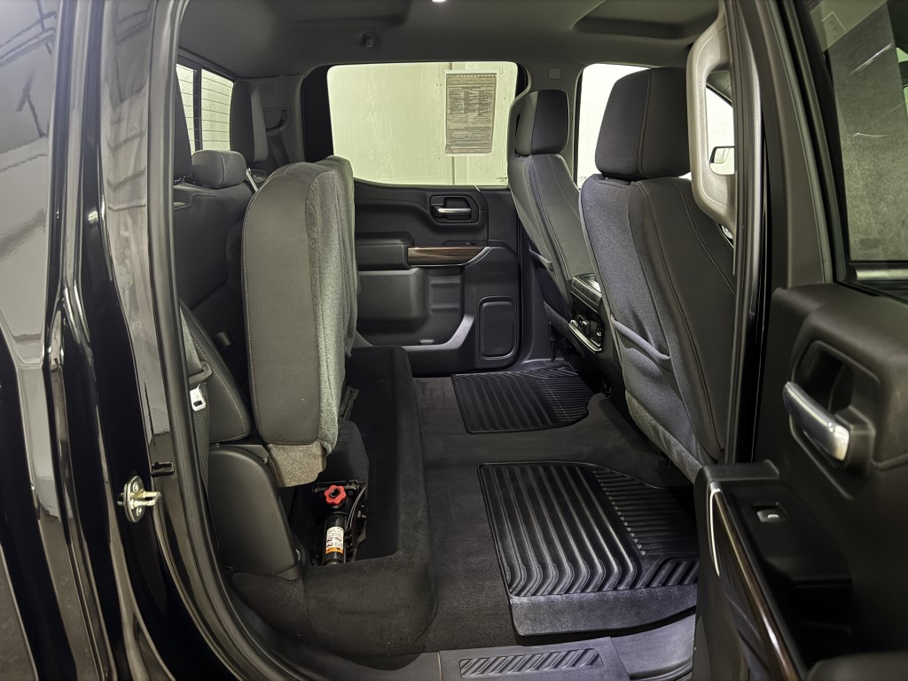 Used 2019 BLACK Chevrolet RST image 62