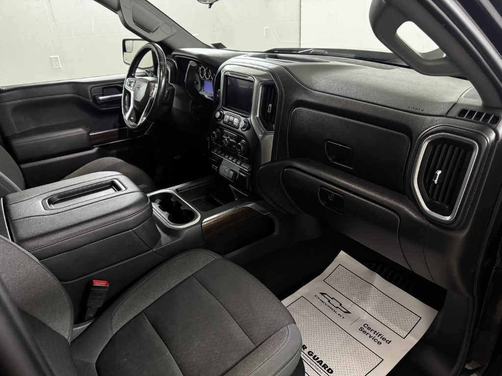 Used 2019 BLACK Chevrolet RST image 65