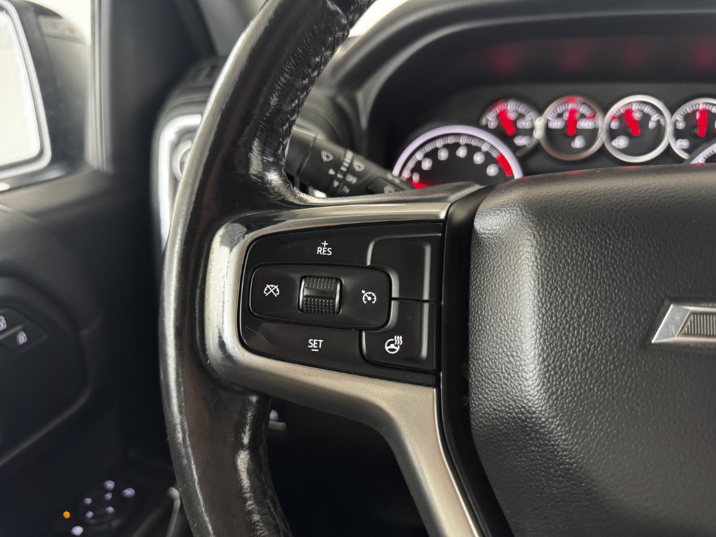 Used 2019 BLACK Chevrolet RST image 36