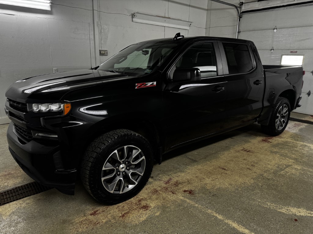 Used 2019 BLACK Chevrolet RST image 5
