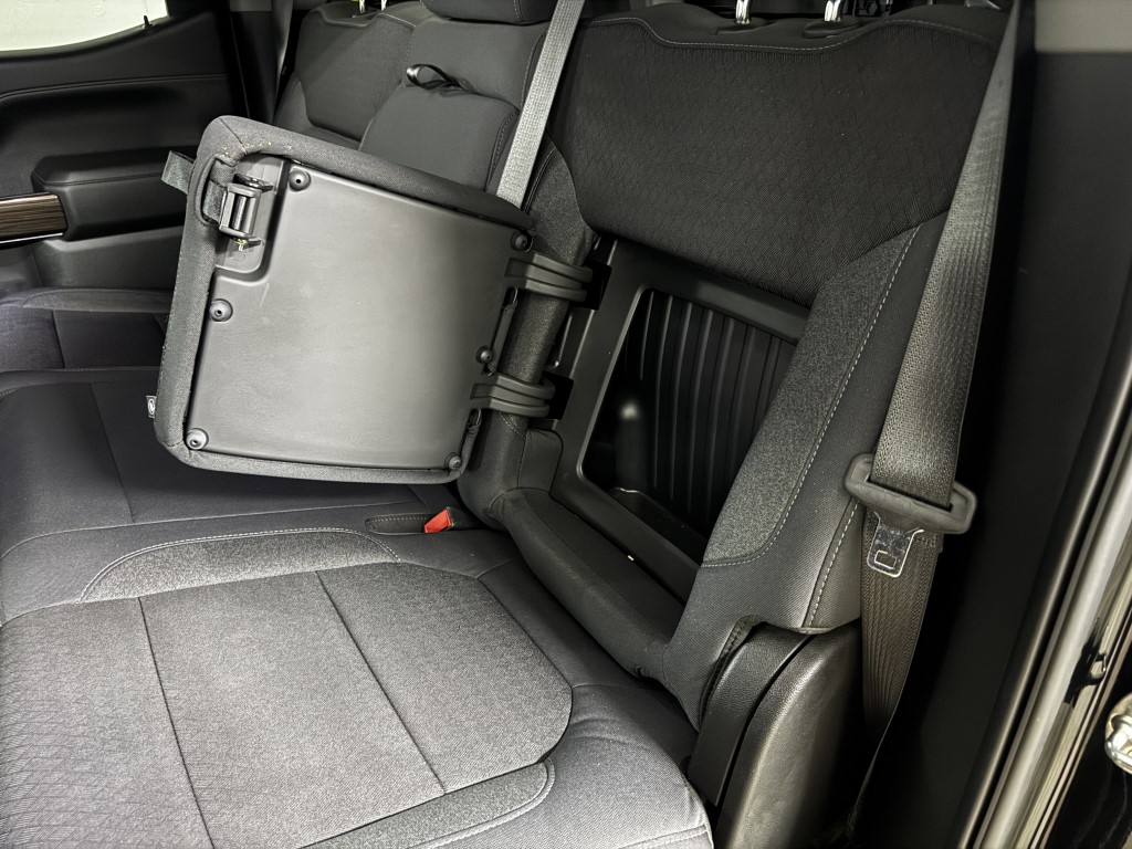 Used 2019 BLACK Chevrolet RST image 56
