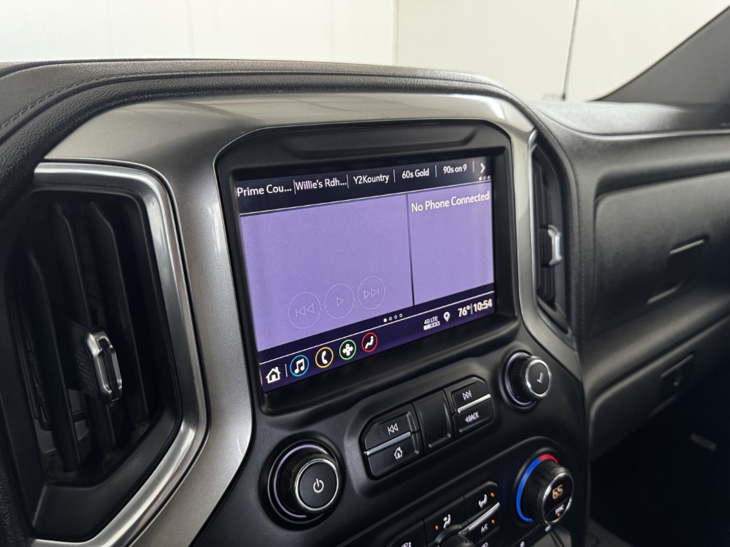 Used 2019 BLACK Chevrolet RST image 46