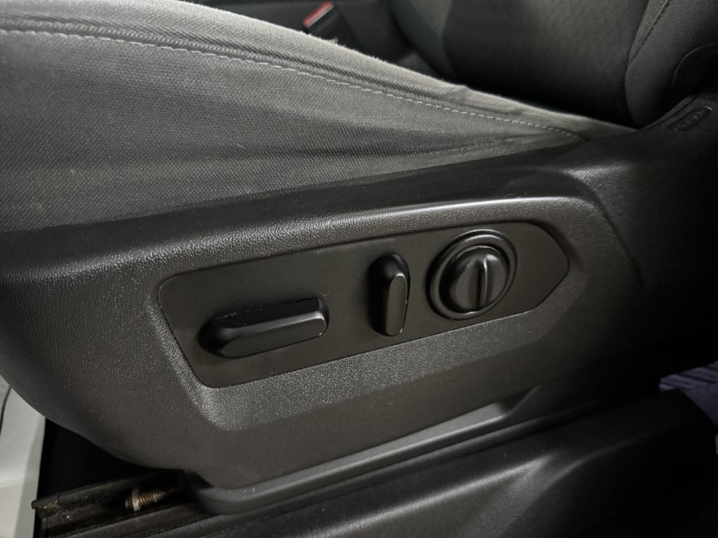 Used 2019 BLACK Chevrolet RST image 52