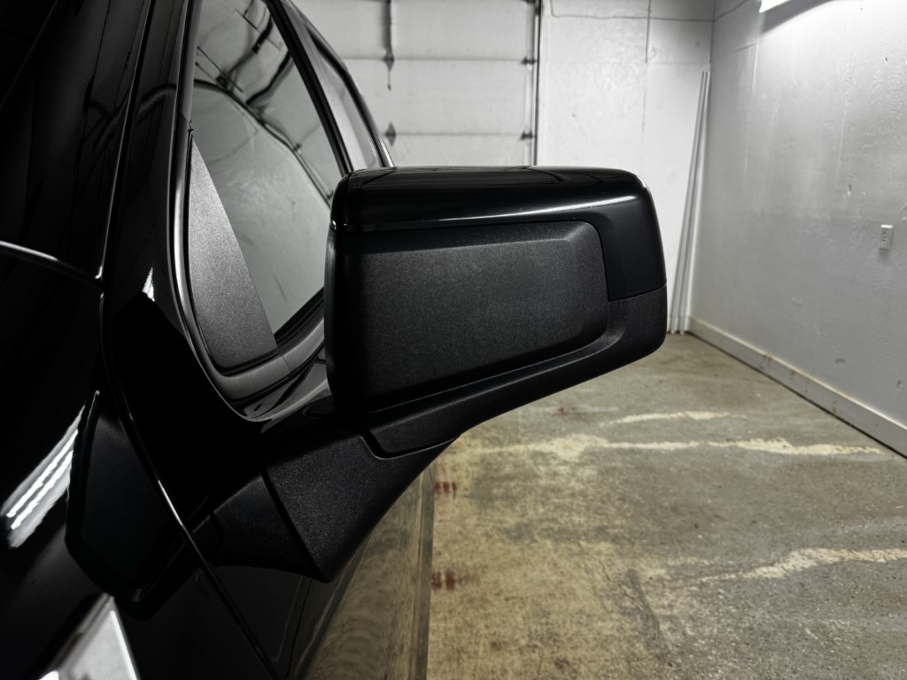 Used 2019 BLACK Chevrolet RST image 19