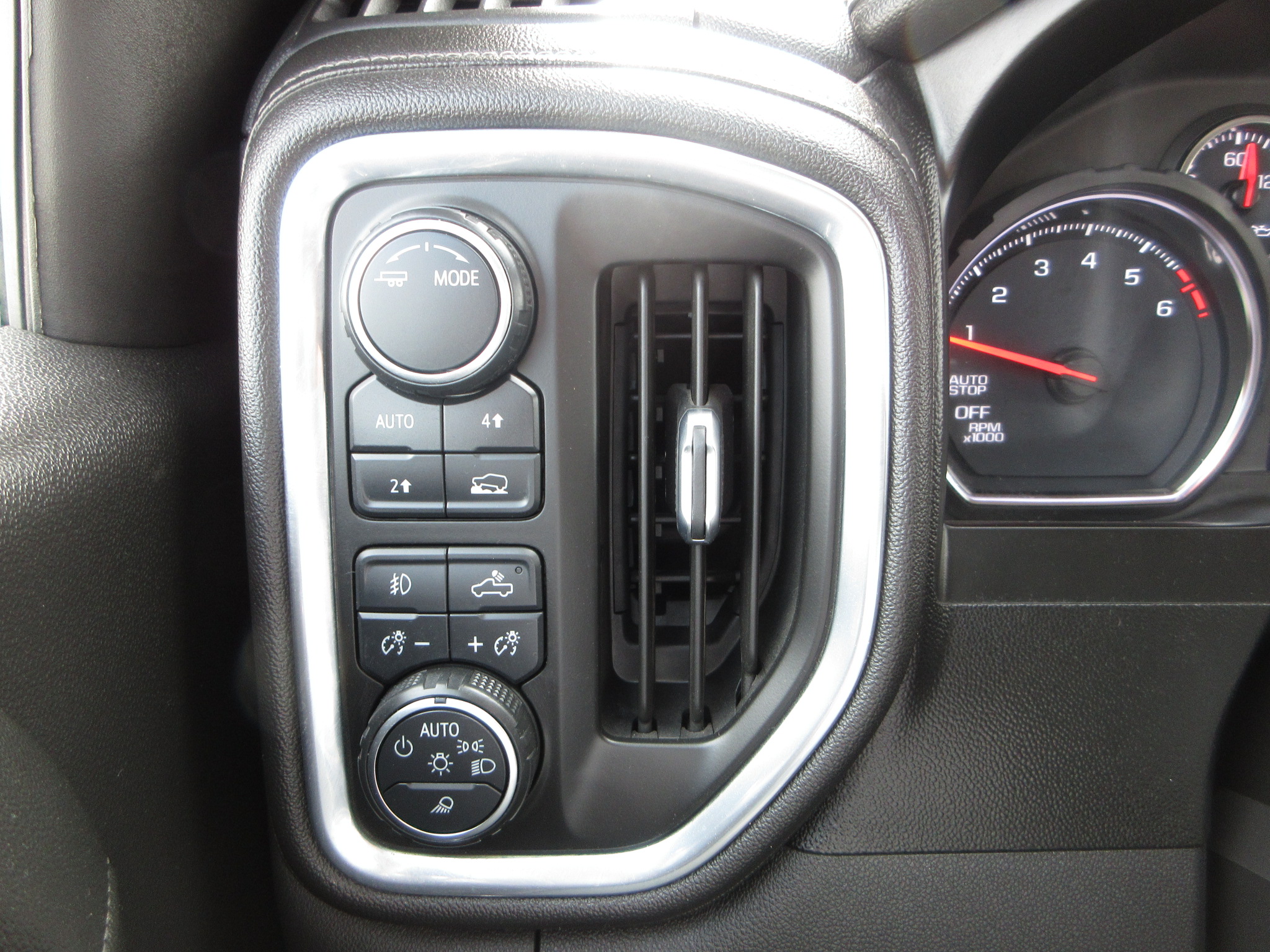 2021 Chevrolet Silverado 1500 LTZ - Photo 12