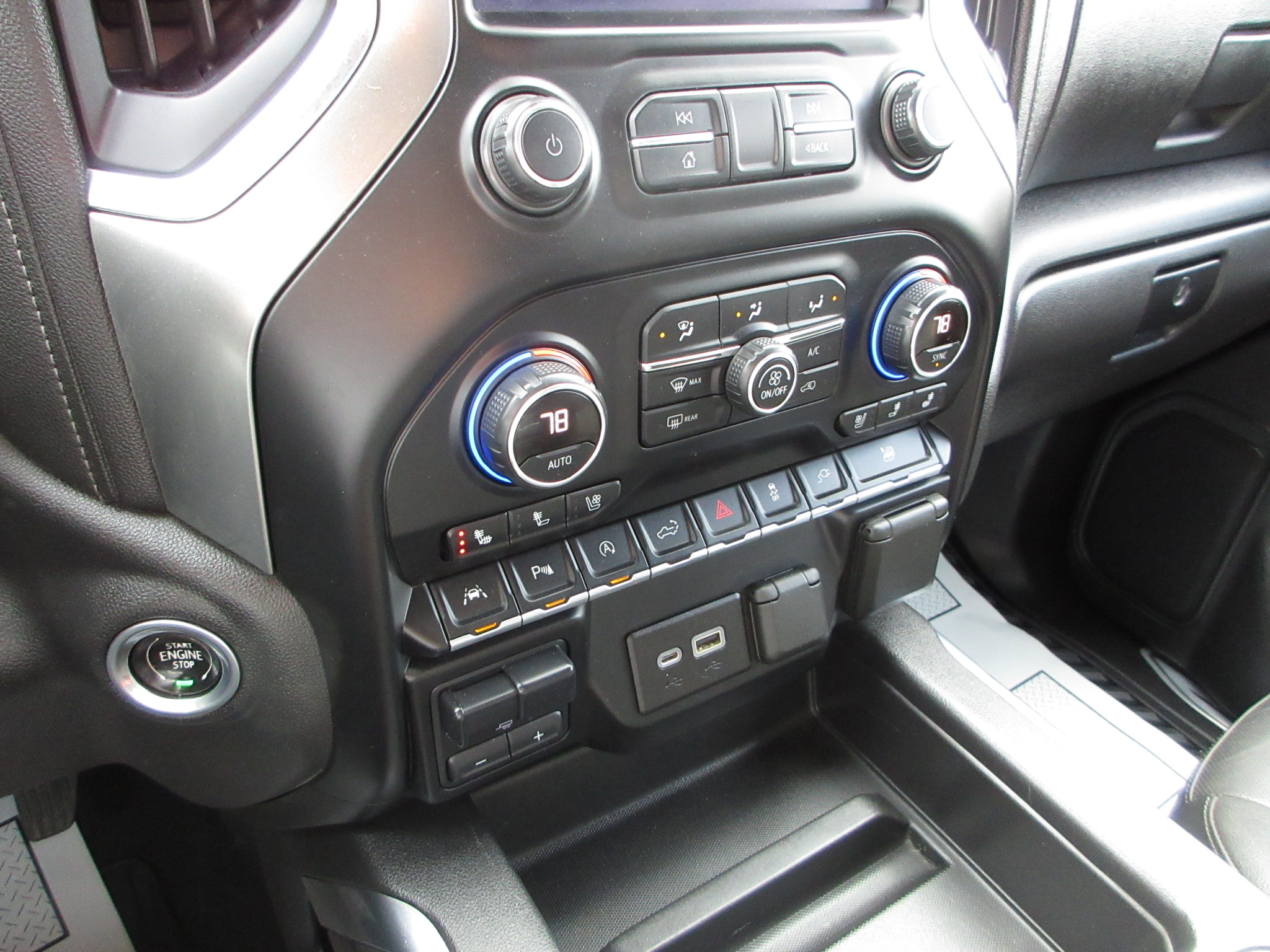 2021 Chevrolet Silverado 1500 LTZ - Photo 13