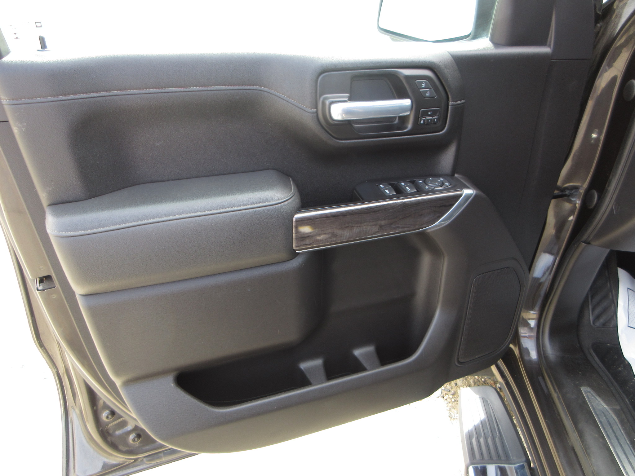 2021 Chevrolet Silverado 1500 LTZ - Photo 19