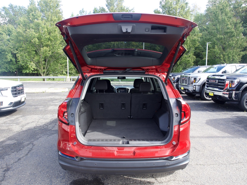 2023 GMC Terrain SLE - Photo 32