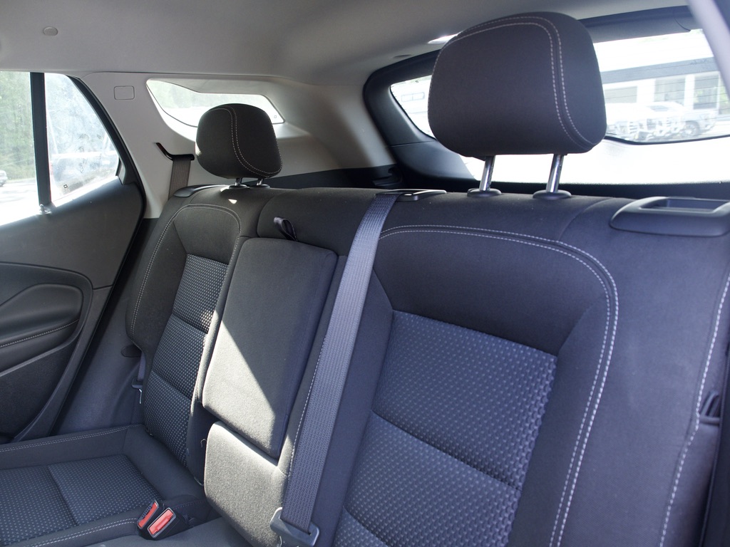 2023 GMC Terrain SLE - Photo 16