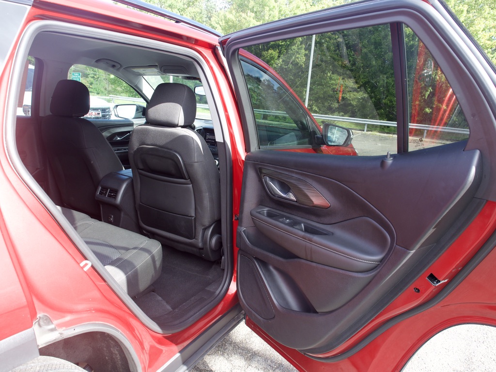 2023 GMC Terrain SLE - Photo 22