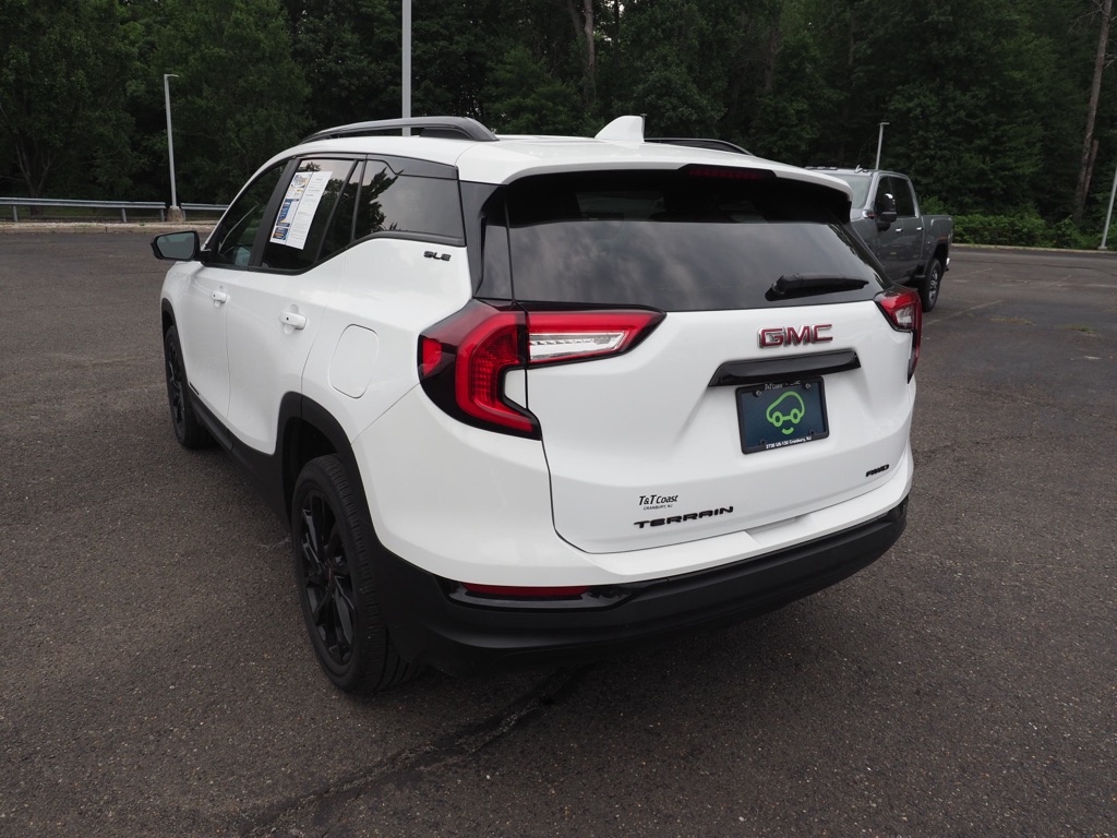 Certified Used 2024 Summit White GMC SLE image 9