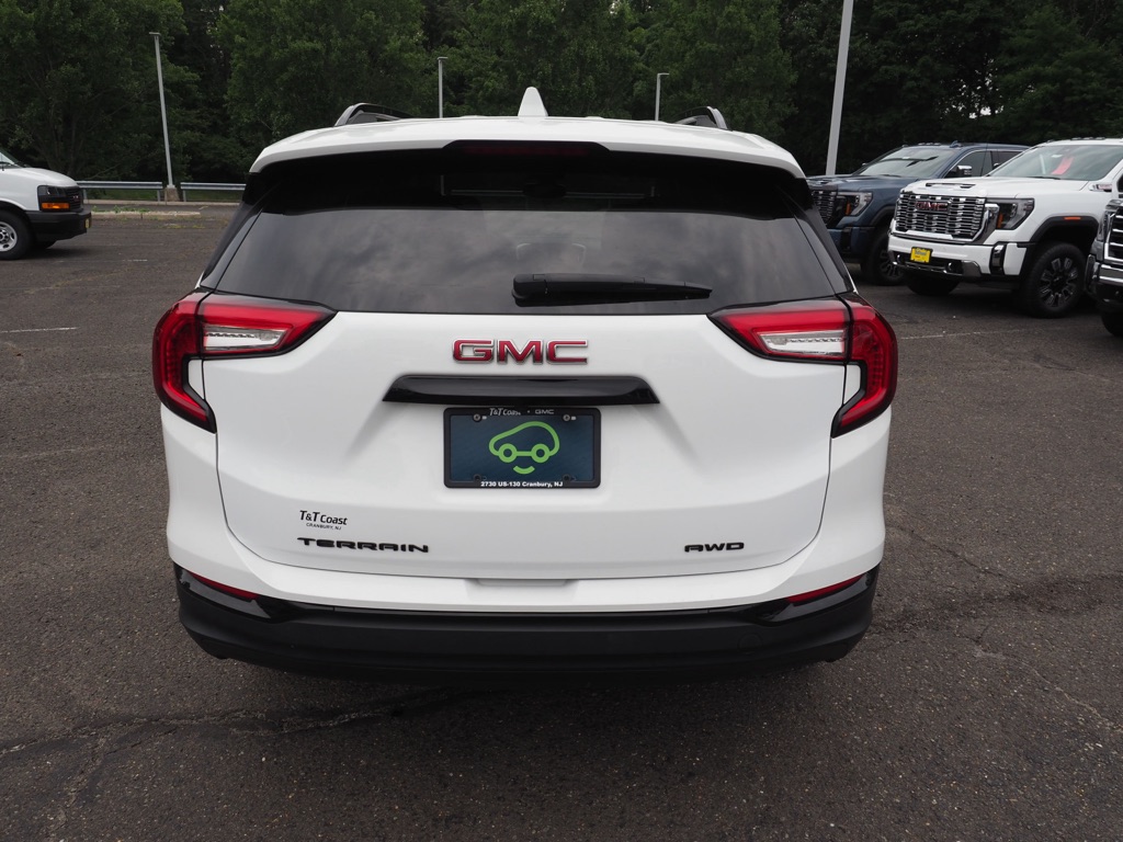 Certified Used 2024 Summit White GMC SLE image 8