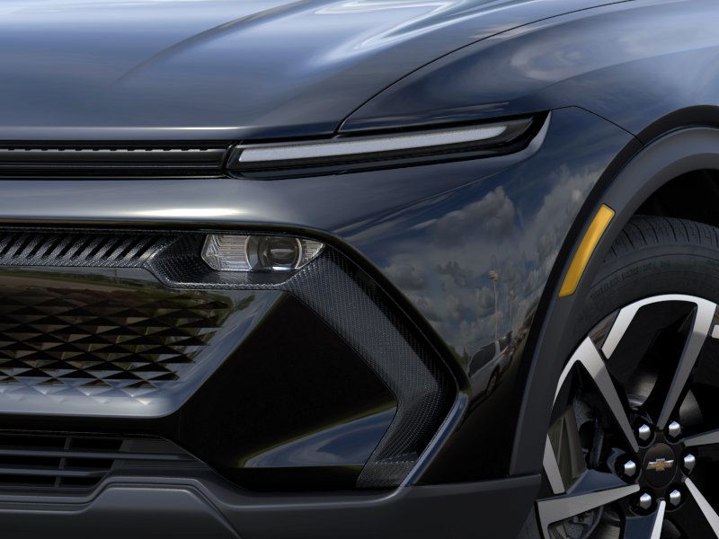 2026 Chevrolet Equinox EV LT photo 2