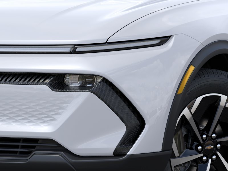 New 2026 Summit White Chevrolet LT image 33