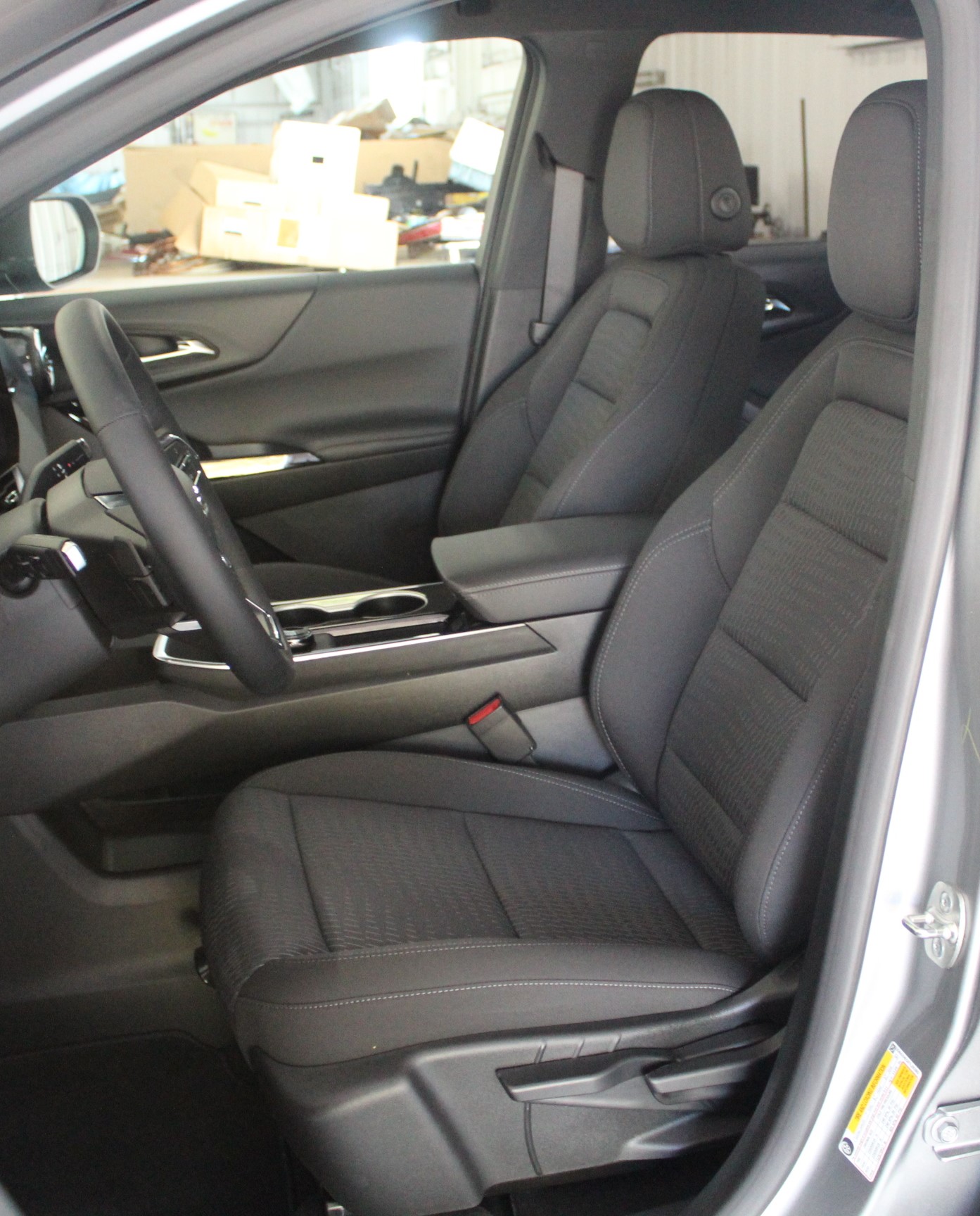 2026 Chevrolet Equinox LT photo 2