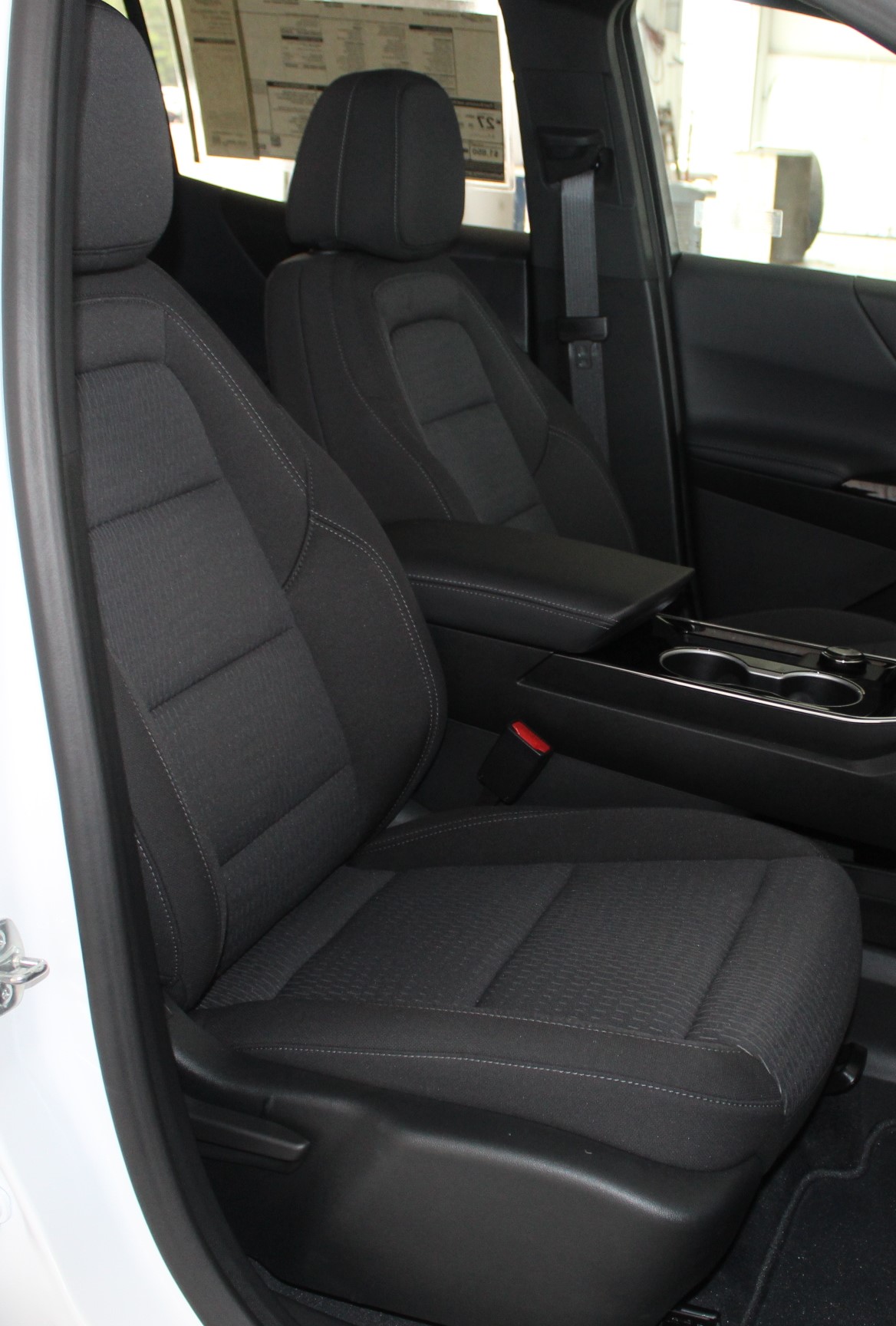 2026 Chevrolet Equinox LT photo 2