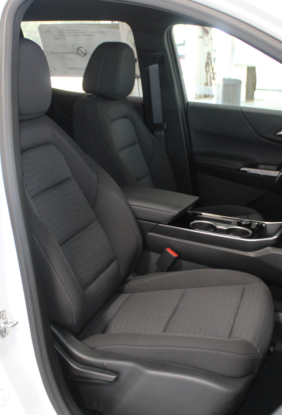 2026 Chevrolet Equinox LT photo 3