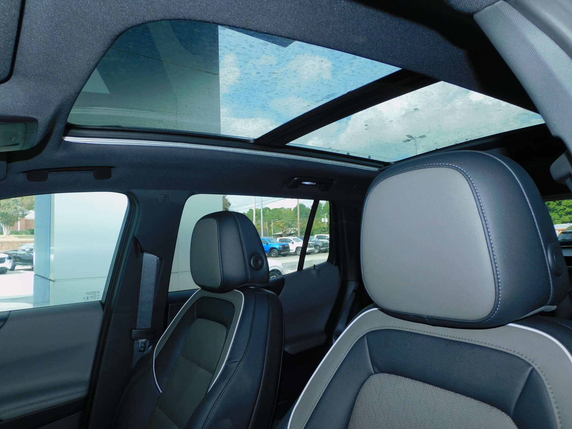 2026 Chevrolet Equinox LT photo 3