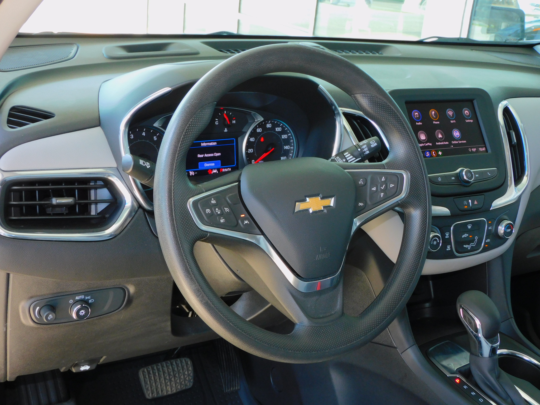 2023 Chevrolet Equinox LS photo 9