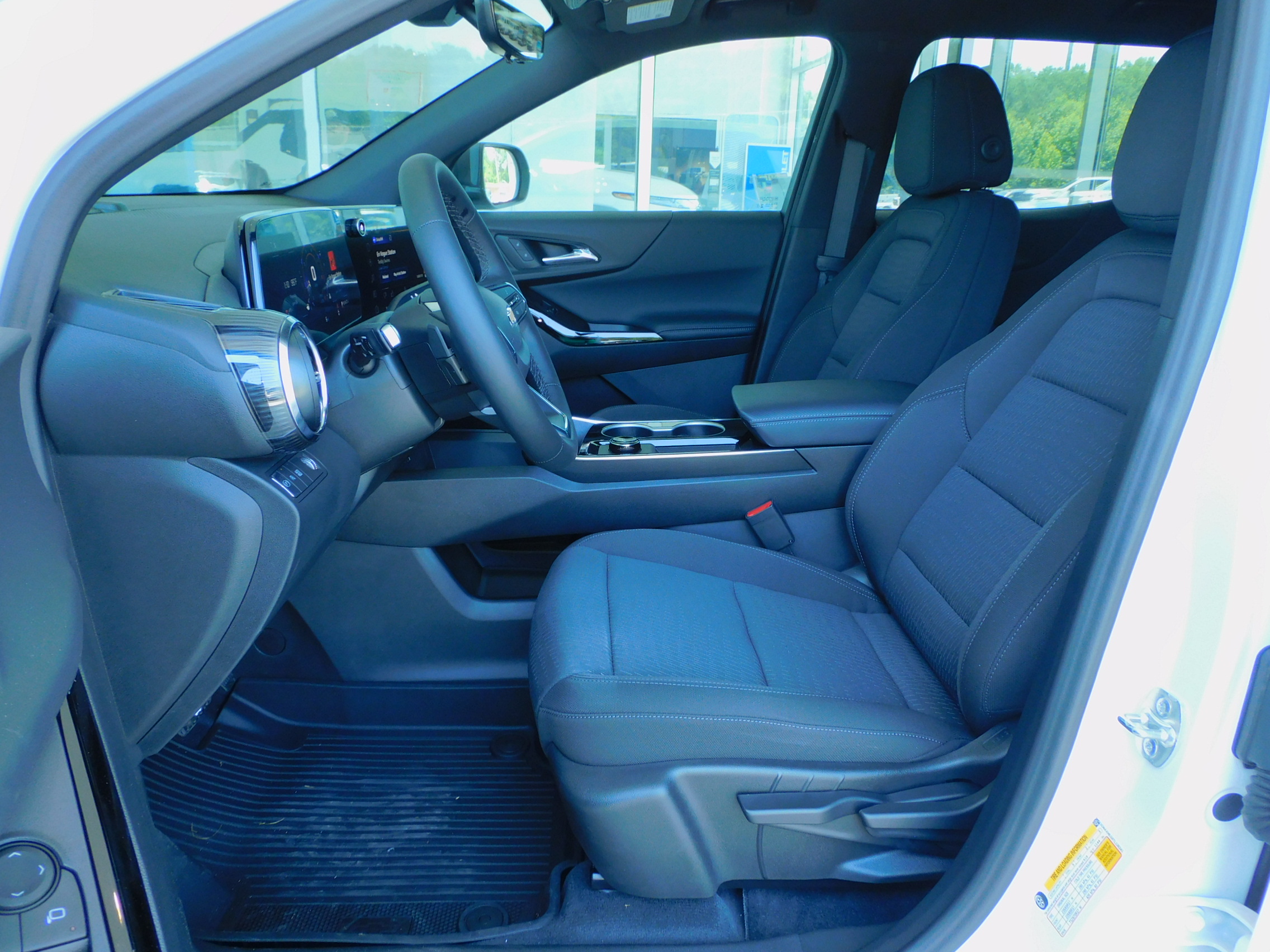 2026 Chevrolet Equinox LT photo 9