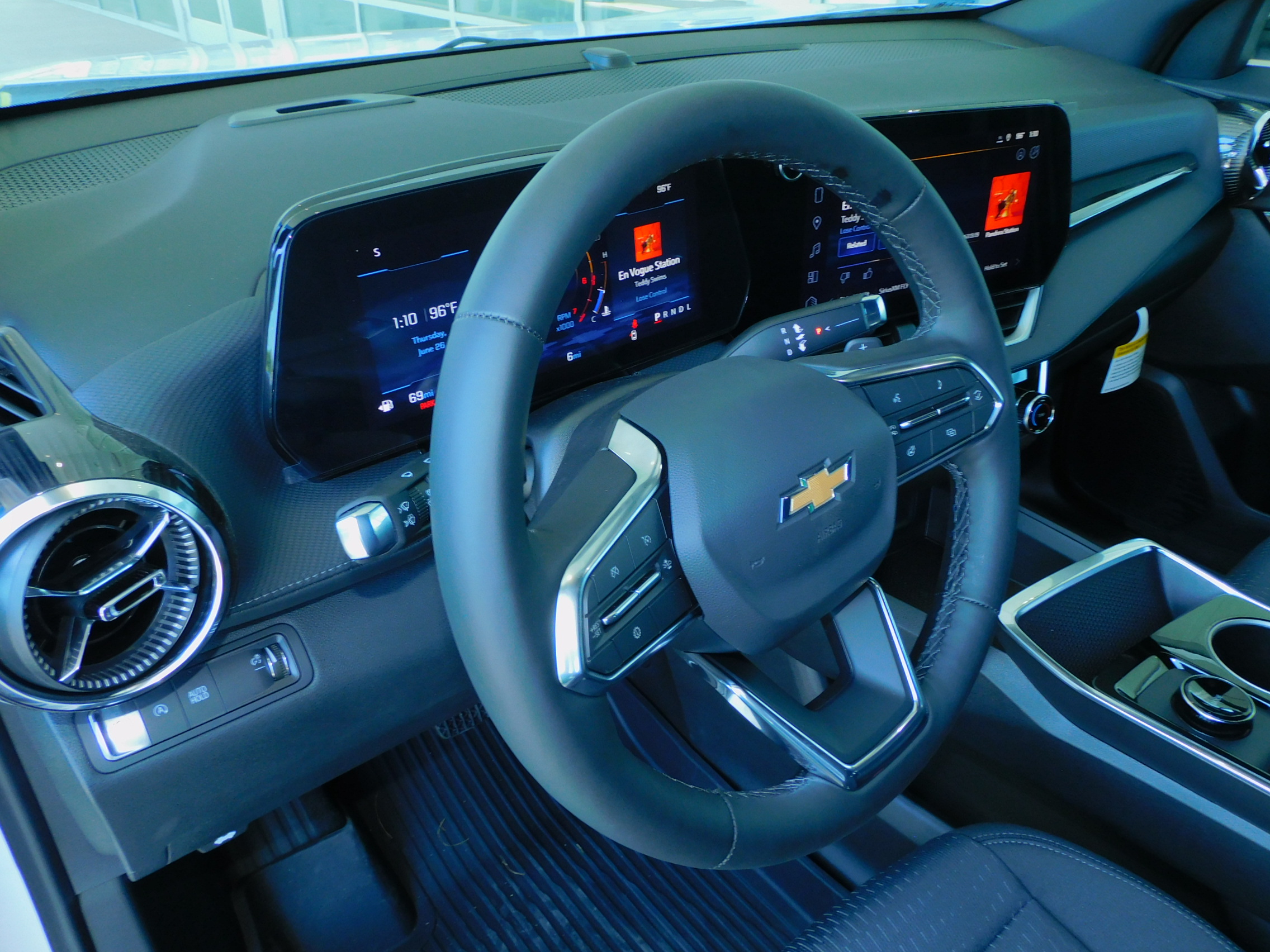 2026 Chevrolet Equinox LT photo 13