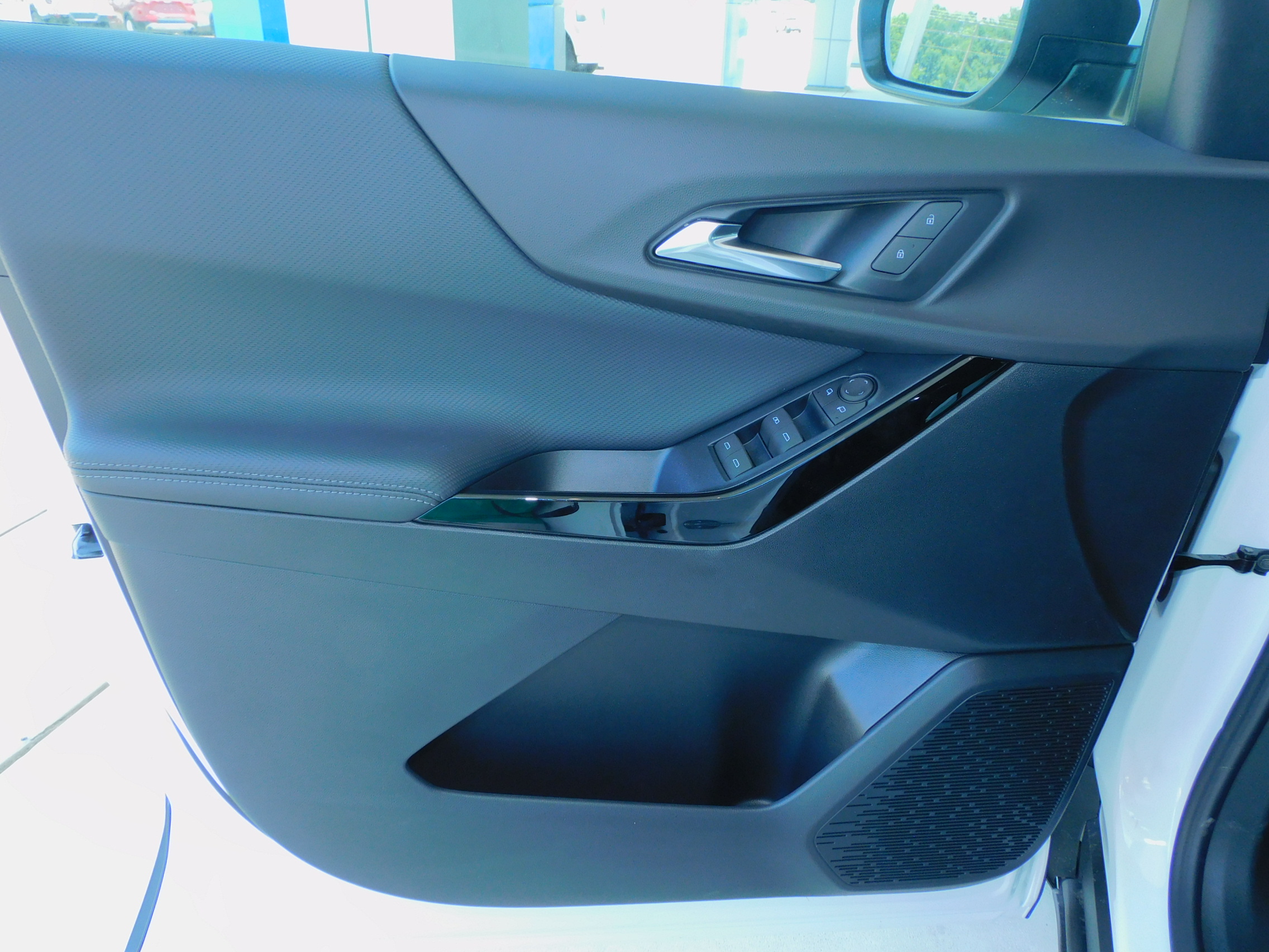 2026 Chevrolet Equinox LT photo 12
