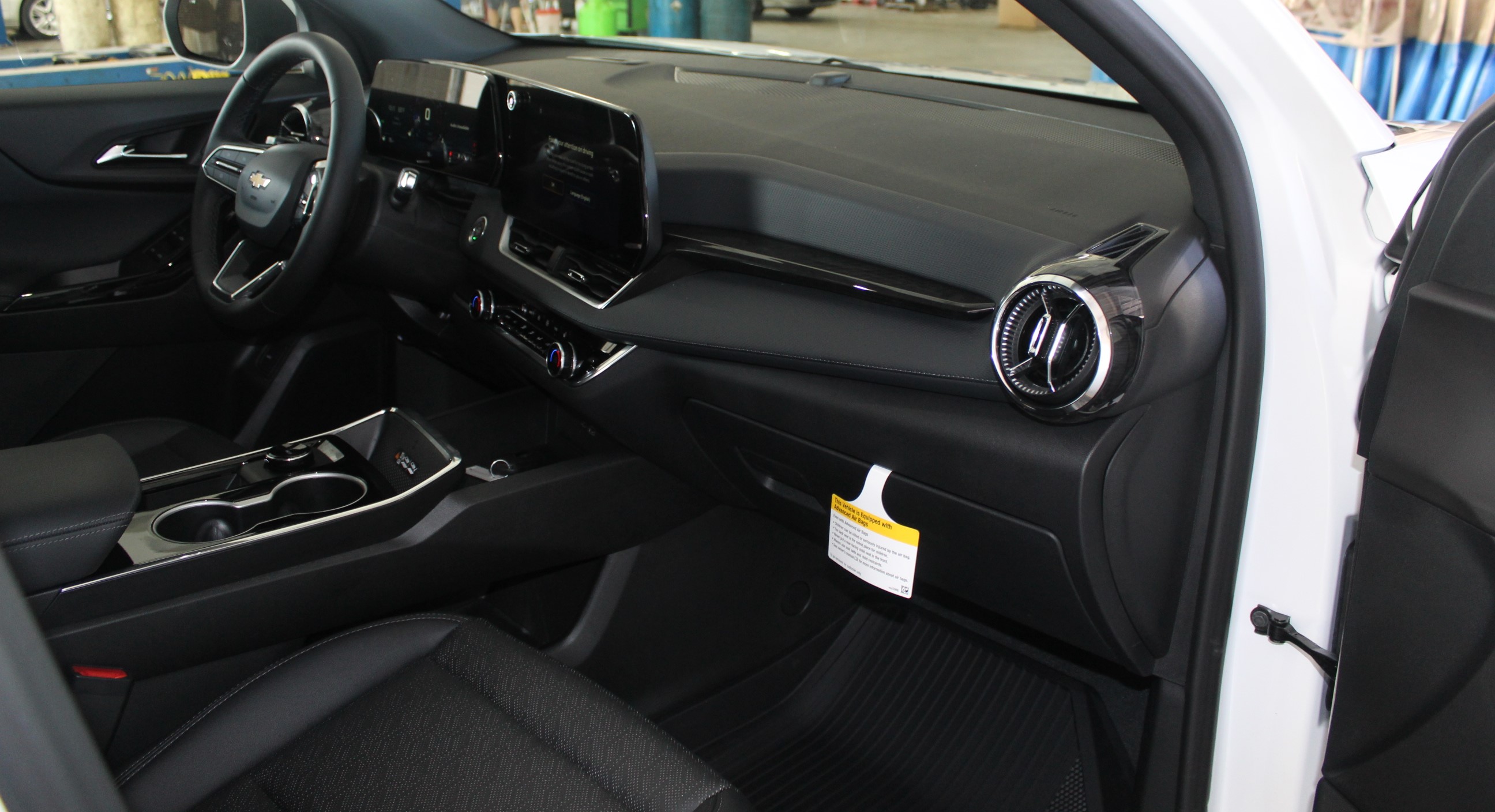 2026 Chevrolet Equinox LT photo 4