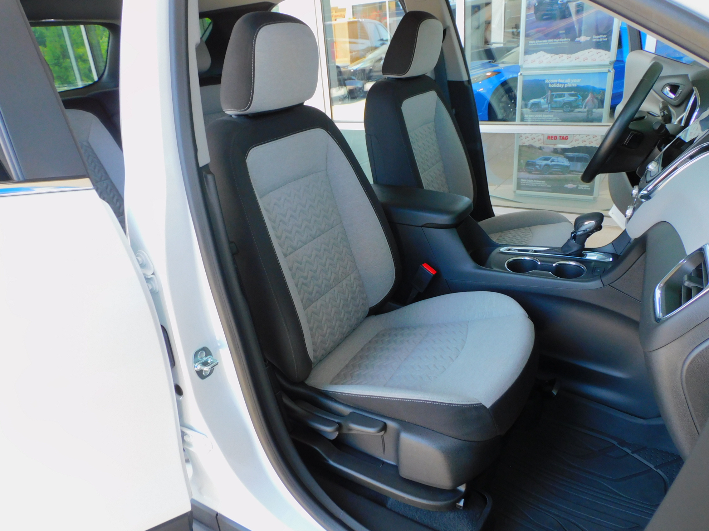 2023 Chevrolet Equinox LT photo 21