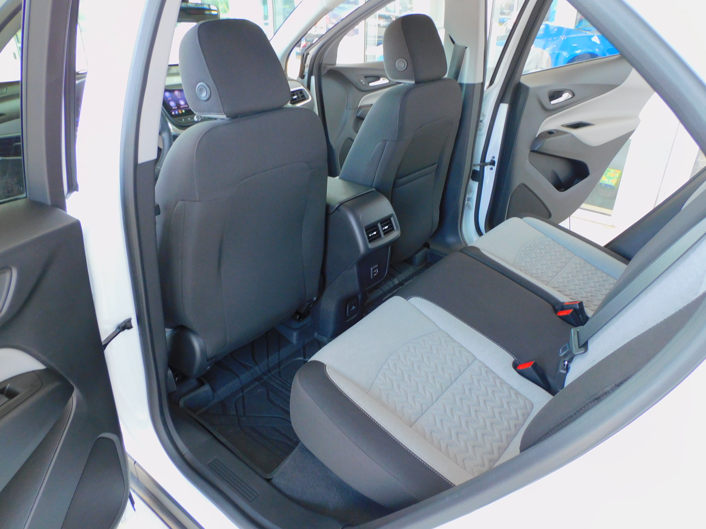 2023 Chevrolet Equinox LT photo 17