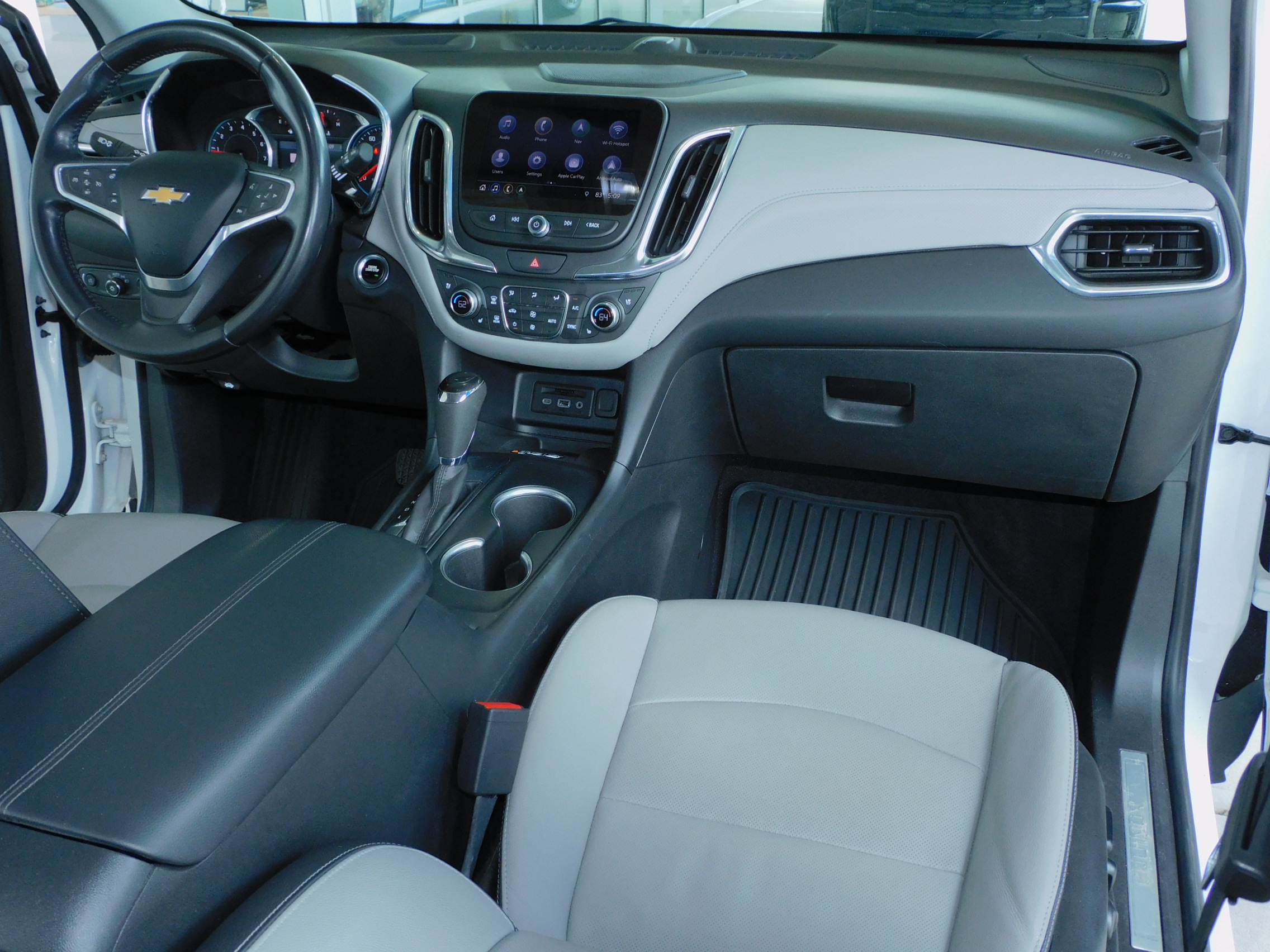 2021 Chevrolet Equinox Premier photo 3