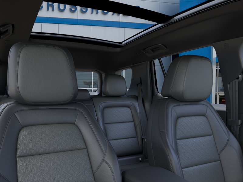 New 2027 Summit White Chevrolet LT image 25