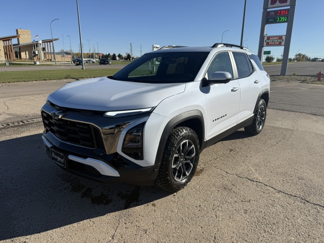 2026 Chevrolet Equinox ACTIV photo 2